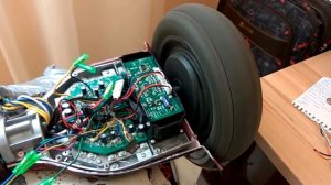 Тэст контроллера за 600рублей на мотор колесе гироскутера!БЕЗ датчиков Холла!
