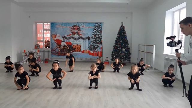 Танец самые большие слоники смотреть онлайн