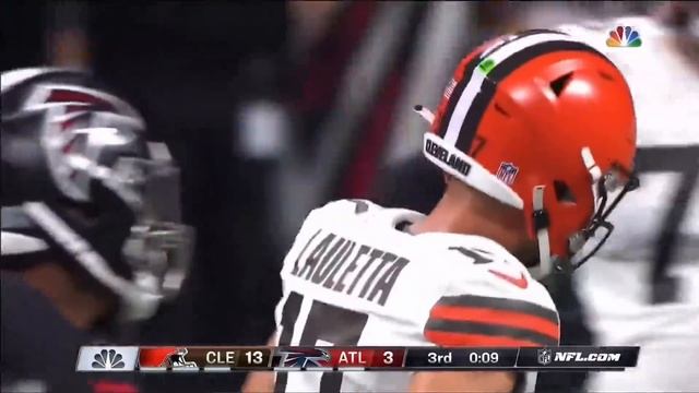 DONT HOLD THE FOOTBALL LIKE A LOAF OF BREAD смотреть онлайн