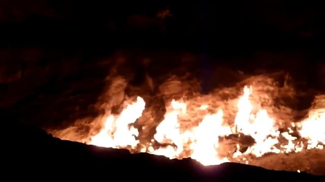 Врата ада — кратер Дарваза в Туркменистане. Днем и ночью. смотреть онлайн