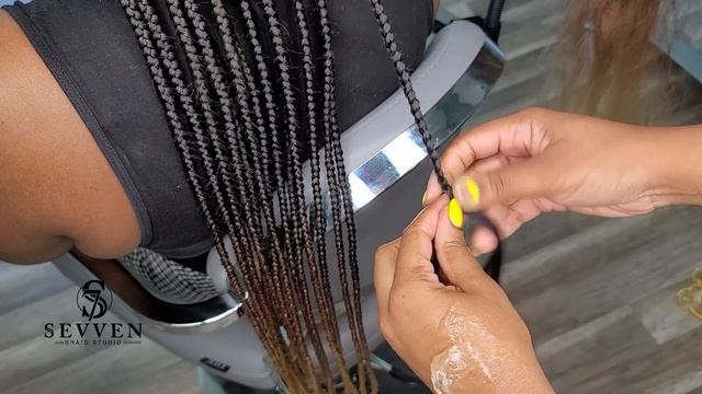 12 million Knotless boxbraids Ombre| Medium knotless braids hip length смотреть онлайн