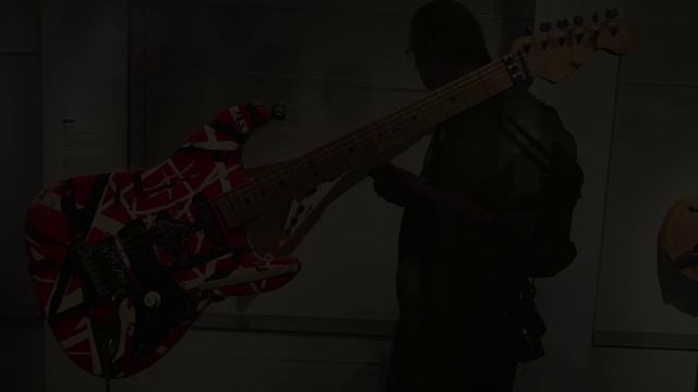 Play It Loud: Guitars at The Metropolitan Museum of Art смотреть онлайн