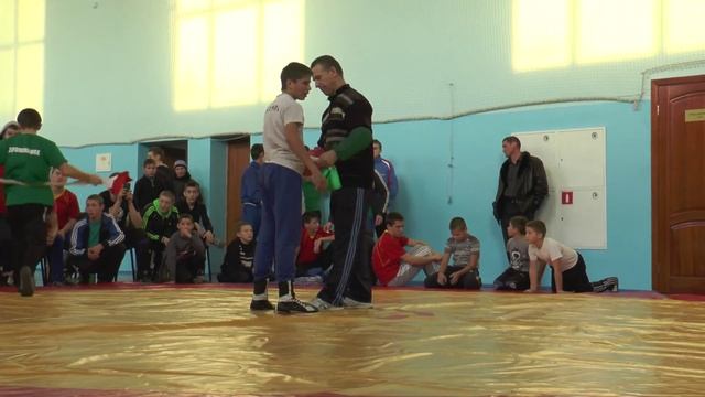 Турнир по национальной борьбе в Дрожжановском районе. 22.11.2014 г. смотреть онлайн
