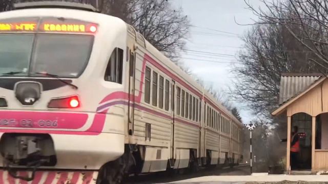 Прощай зима: ДЭЛ02-006 с сообщением Вадул-Сирет - Коломыя на перегоне Черновцы-Южная – Черновцы смотреть онлайн