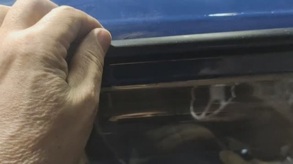 Крепление молдинга на желобок крыши ВАЗ 21074