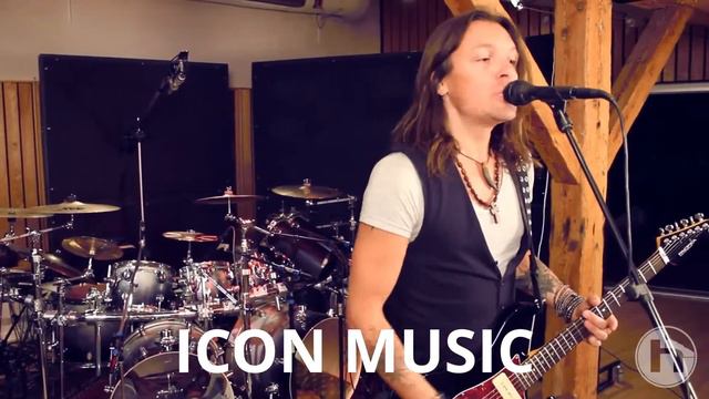 TC Helicon Harmony Singer Soren Andersen At ICON MUSIC
