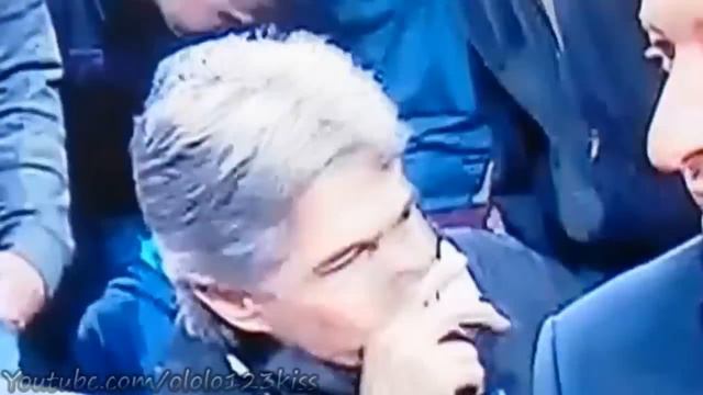 [Remake] Picks nose on TV / Ковыряется в носу на ТВ смотреть онлайн