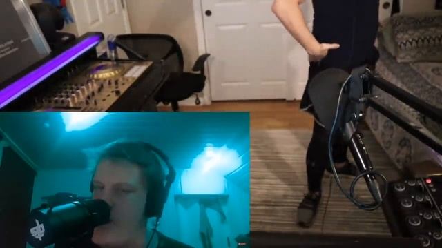 INDICATOR - I'M AN ALIEN BEATBOX REACTION! ? смотреть онлайн