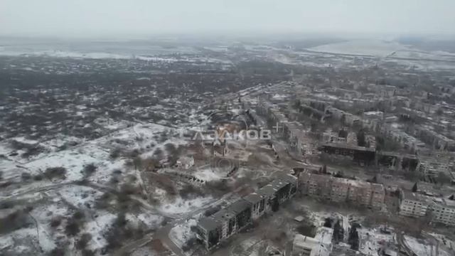 ロシア ◉ ドンバス州　ソレダルをドローンから見た街並み。見てるだけで痛い!! 欧米軍が去った死臭と廃墟の街 смотреть онлайн