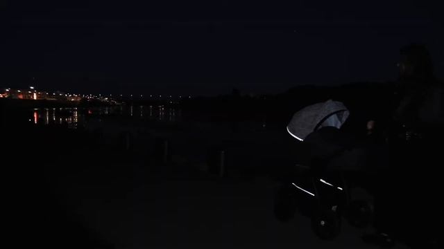 Evening stroll with Aero Tutis reflective stroller смотреть онлайн