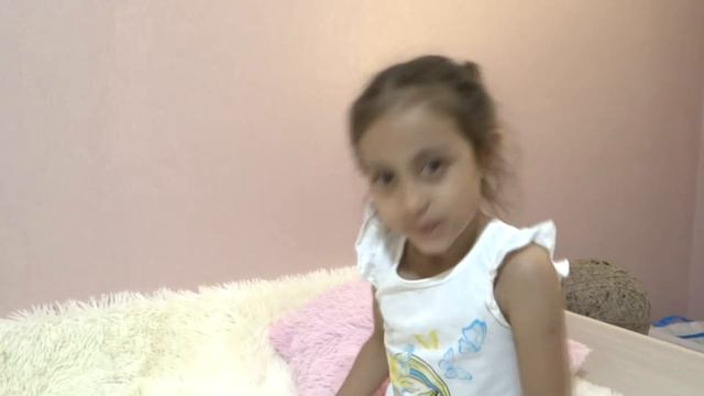 Кира увидела двойника. И не знает что теперь делать. смотреть онлайн