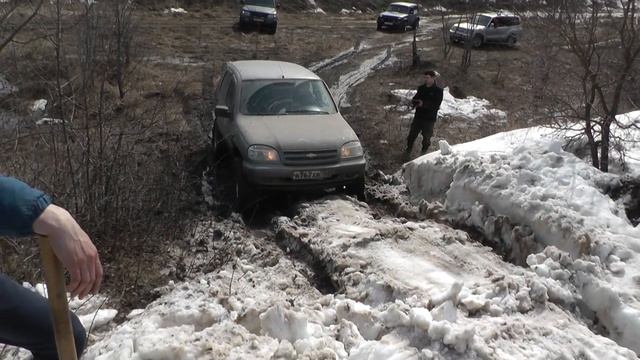 ОФФРОУД ПО ПОСЛЕДНЕМУ СНЕГУ\ ХОВЕР, ПАДЖЕРО, НИВА... смотреть онлайн