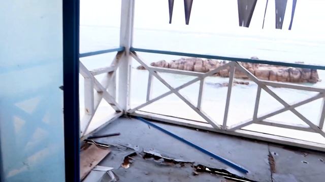 Нашёл заброшенный отель на Сейшелах с шикарным видом. смотреть онлайн