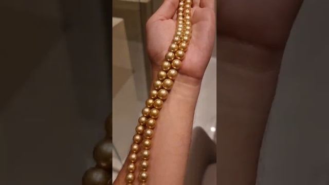 Жемчуг Южных морей, звета золота 24 карат. смотреть онлайн