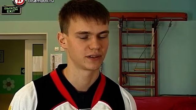 Тамбовские хоккеисты провели зарядку в детском саду «Умка» смотреть онлайн
