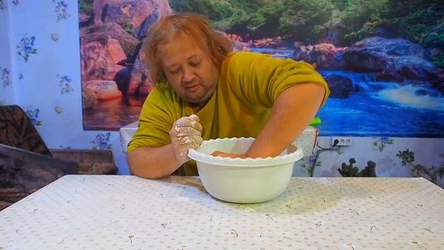 Бабушка ! Бегу внучек бегу миленький ! Готовлю печенье из просроченного маргарина за 29 рублей пачк смотреть онлайн