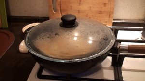 Попкорн на сковороде.