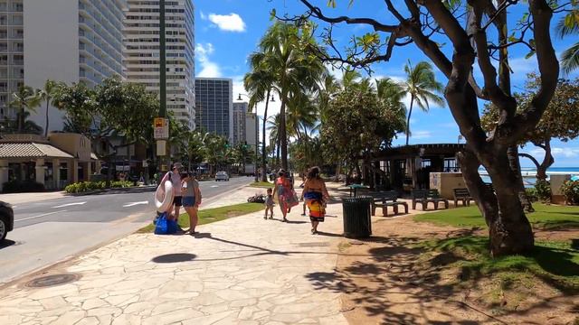 [4K] HAWAII Waikiki Royal Hawaiian Shopping Center to volleyball Cort смотреть онлайн