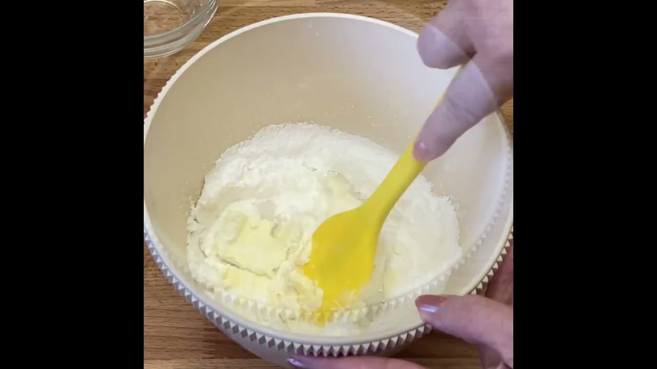 Самый простой и очень вкусный крем для прослаивания тортов всего из 3-х ингредиентов смотреть онлайн