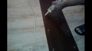 Монтаж панелей лдсп и зеркал на стену.