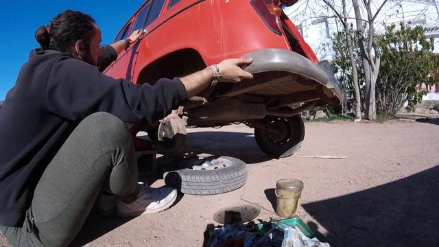 Revisando frenos traseros Renault 4 #2 смотреть онлайн