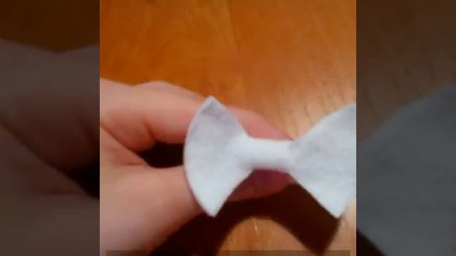 Как сделать бант на заколку из ватного диска. смотреть онлайн