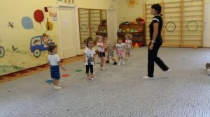 физкультурное занятие в группе раннего возраста