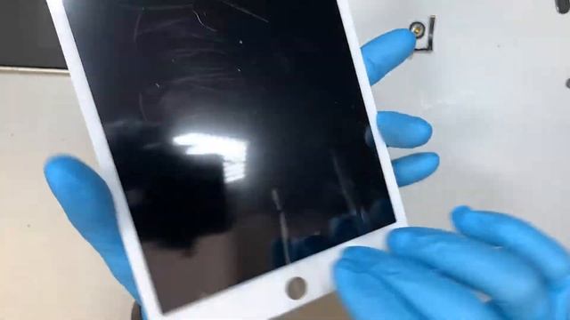 iPad Mini 5th A2133 Screen Replacement смотреть онлайн