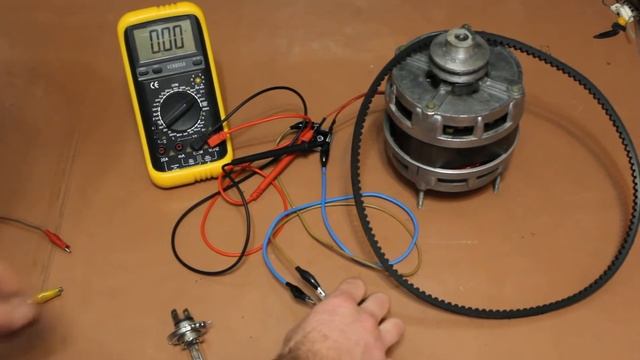 Асинхронный однофазный двигатель в генератор Часть 3 из 6 смотреть онлайн