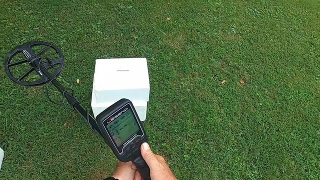 Nokta Makro Legend compared to Minelab Equinox 800 ID of same nail using lowest iron filter смотреть онлайн