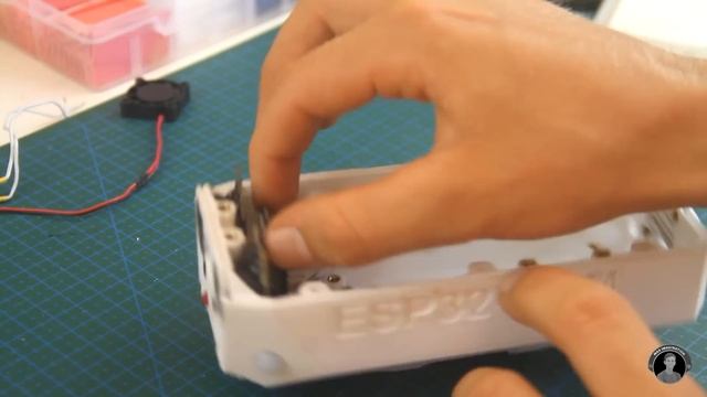 Building a 3D Printed Surveillance Camera that MOVES! смотреть онлайн