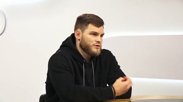 Чемпион Лиги Open FC Данила Приказа о подготовке к бою с бразильцем Жонасом Буэно | Сноска смотреть онлайн