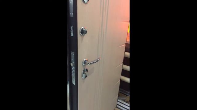 Входная стальная дверь Бульдорс-44R | Цвет Сандал белый смотреть онлайн