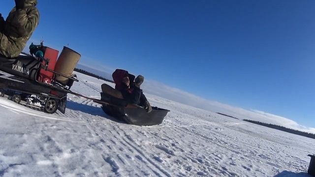 Товарищи рыбаки Такая рыбалка бывает очень редко В начале было весело смотреть онлайн