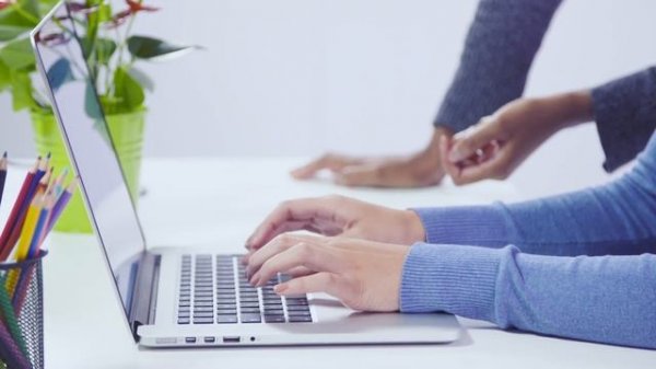 SSD vs HDD Speed Test [Perform Hard Disk Speed Test]