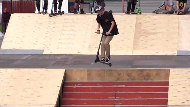 группа 2 - новички квалификация самокат KICK&GO - День города в "Парке легенд", Москва 20160910 смотреть онлайн