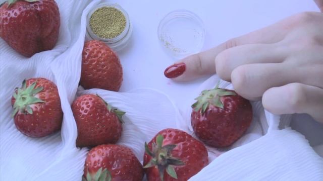 Ногти-клубнички смотреть онлайн