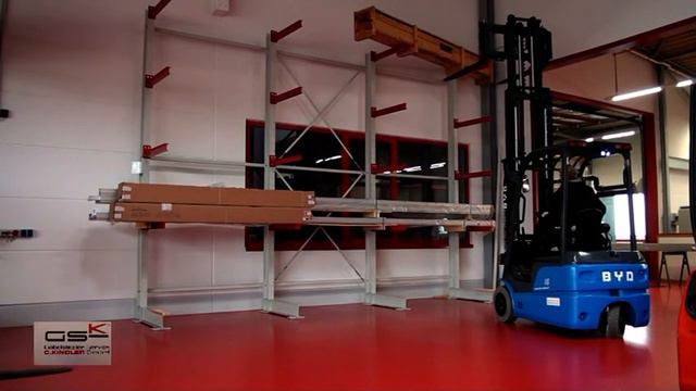 BYD Elektro Gabelstapler / Gabelstaplerservice Kindler смотреть онлайн