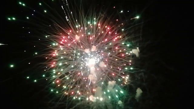 салют. феерверк. праздник смотреть онлайн