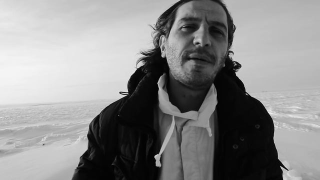 Гио ПиКа - Фонтанчик с чёрным дельфином смотреть онлайн