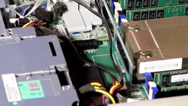 ИДЕАЛЬНЫЙ СЕРВЕР В 2021 ГОДУ ДЛЯ 1С - HPE ProLiant DL360 Gen9 смотреть онлайн