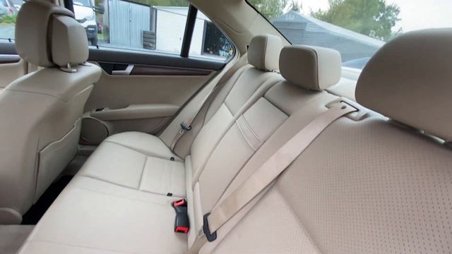 Mercedes-Benz C200 BlueEfficiency 7G 2011 Solon PL смотреть онлайн
