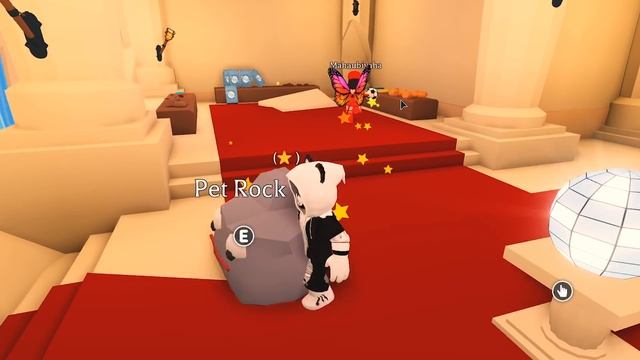 НАШЛА КАМЕНЬ в Роблокс Адопт Ми? ТРЕЙДЫ на ВСЕ что ПОКАЖЕТ камень в Roblox Adopt Me челлендж смотреть онлайн