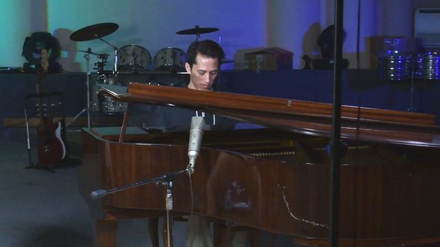 LIAN ROSS - FROM HERE WHERE DO WE GO - live piano version смотреть онлайн