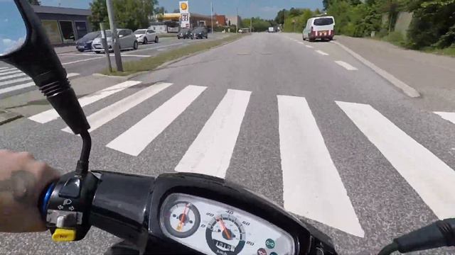 Tunet Hot50 nu på rullefelt (Dyno test) 🛵💨💯🔥👌 смотреть онлайн