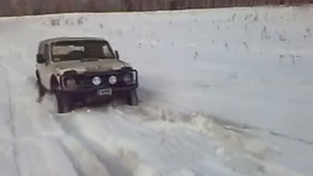 Нива и снег2 :)