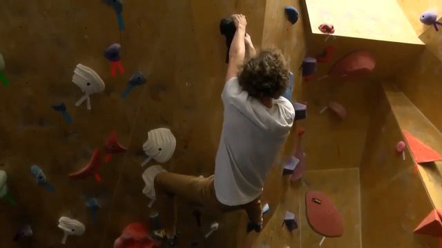 VIDEO: Get started with indoor rock climbing смотреть онлайн