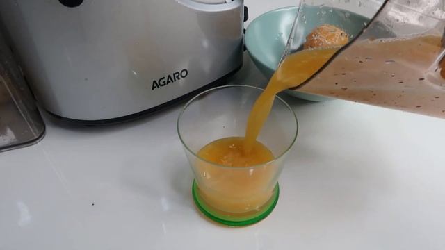 Fresh Orange Juice (2 Ways) - Using Blender & Slow Juicer смотреть онлайн