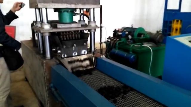 Hydraulic Shisha briquettes machine from HENGYI смотреть онлайн