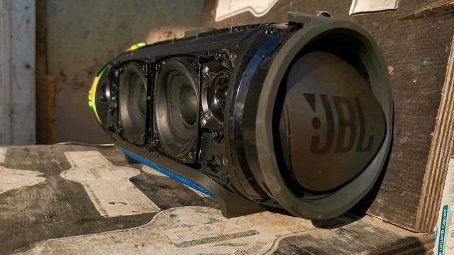 JBL XTREME 1 // MASSIVE  FLEX !!! // BASS TEST LFM 100% Volume. !!! ?